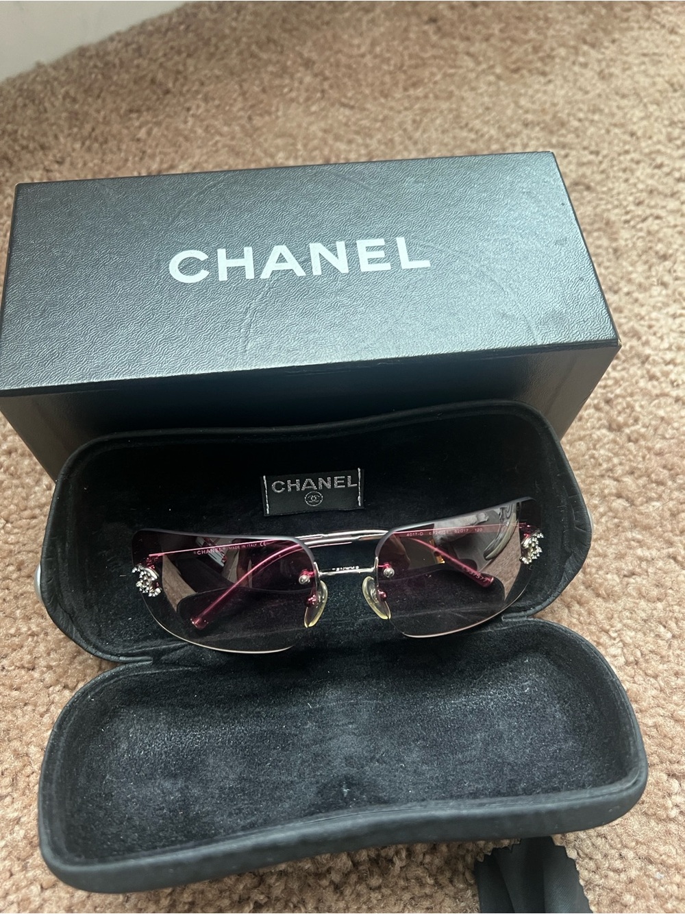 CHANEL Women's Rimless Sunglasses with Pink Gradient Lenses